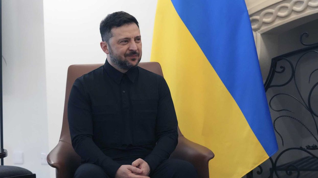 Zelensky crolla pure nei sondaggi
