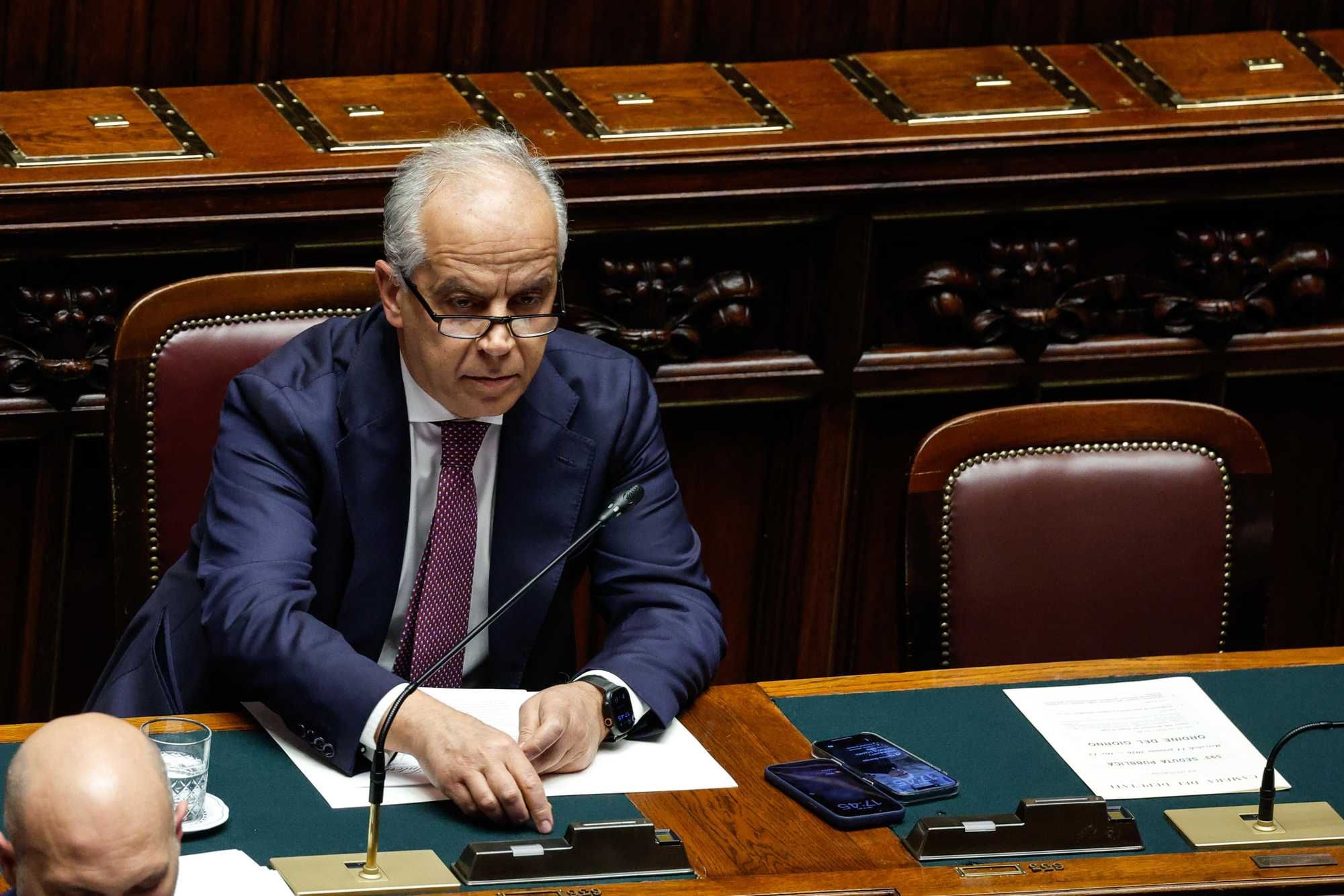 Piantedosi ordina più ispezioni nei locali