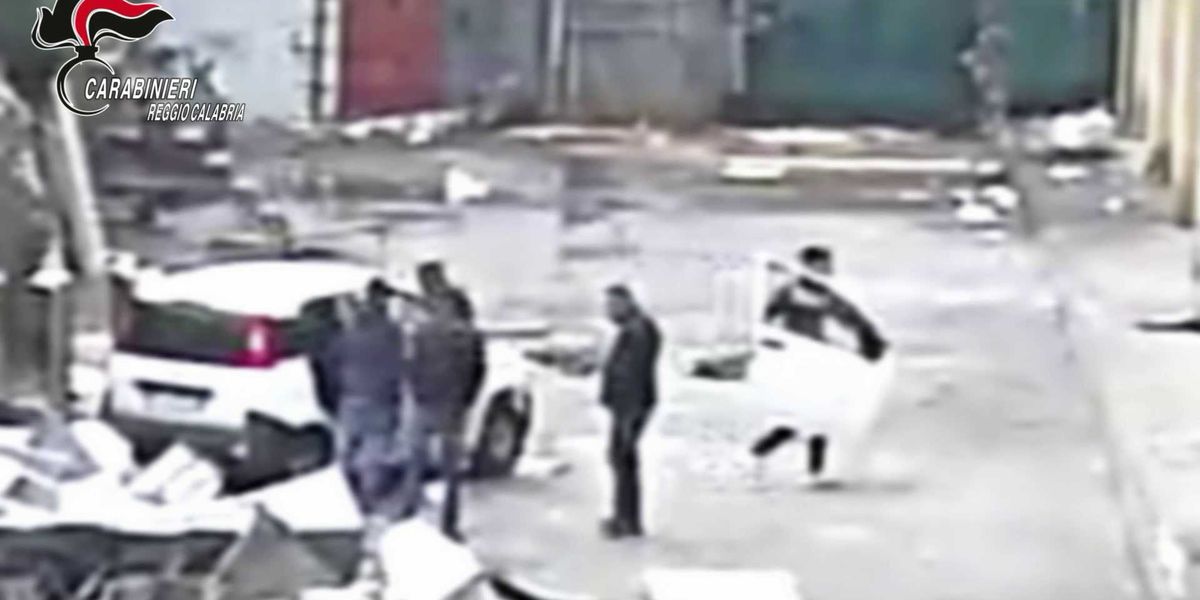 furti d auto maxi operazione dei carabinieri a reggio calabria