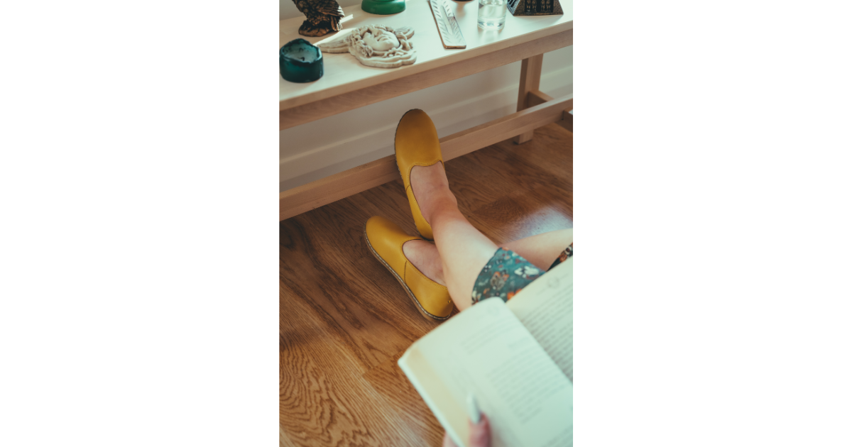 shoes in the house, shoes, america, americans, weird, culture