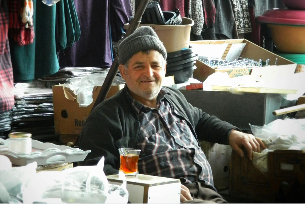 boomers, boomer parents, millennials, xennials, gen x, gen z, generational humor, generational differences, boomer habits