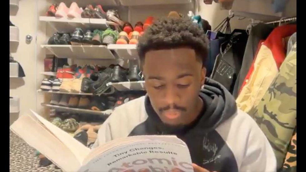 People praise YouTuber Kai Cenat after he was mocked for looking up words while reading books