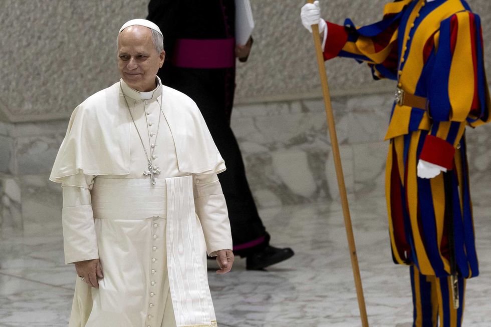 Leone abroga la Pasqua di Bergoglio