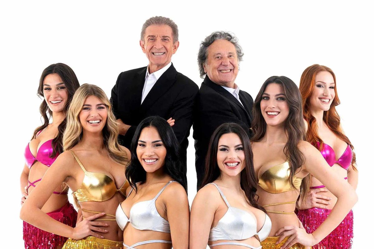 «Striscia» torna con sei veline e Maria De Filippi inviata speciale