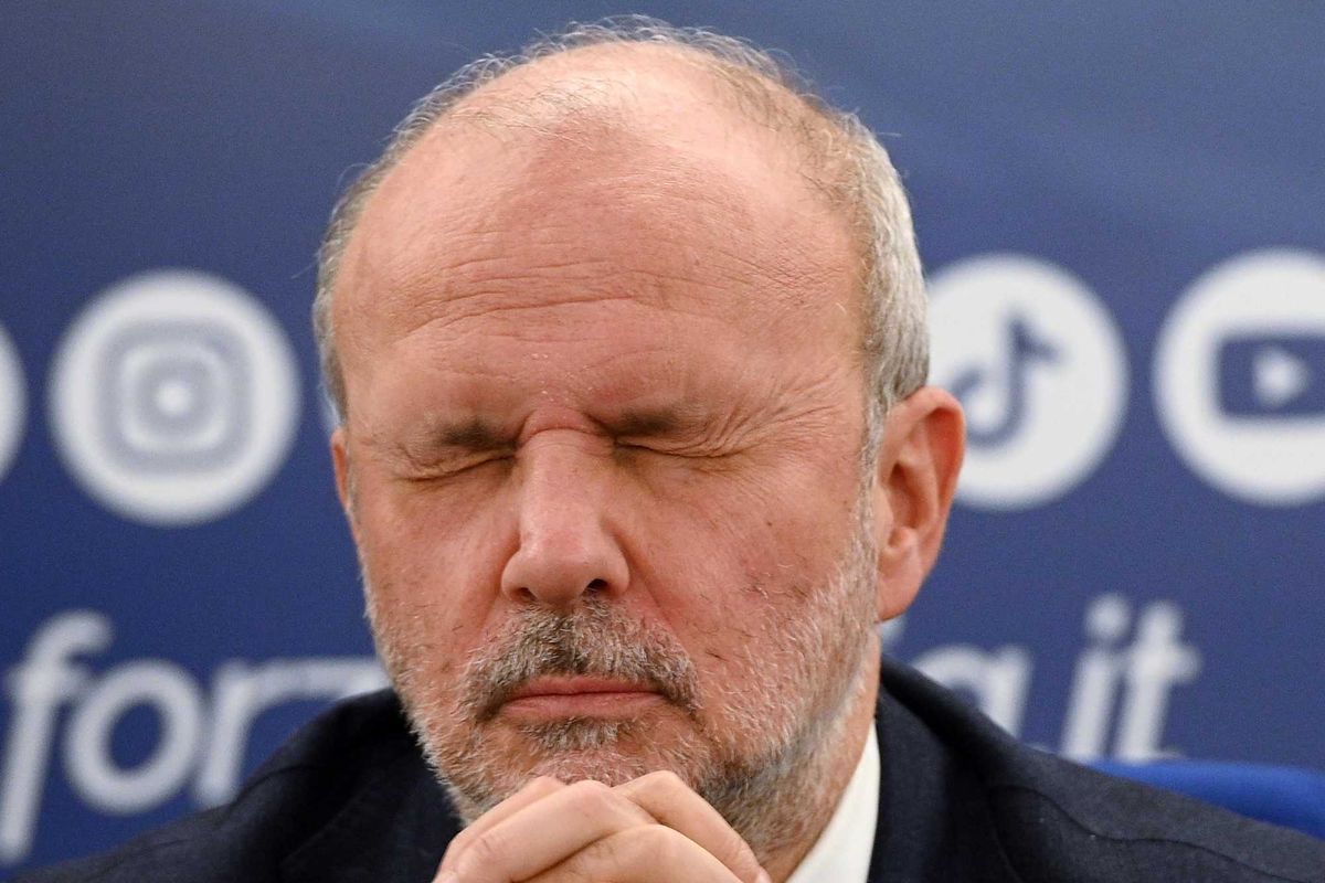 Schillaci si accorge delle liste d’attesa truccate e ammette di essere inutile