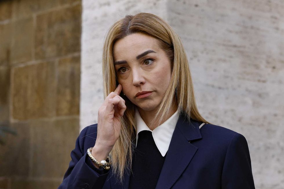 Salis cura i maranza con i corsi sull’amore. L’unica soluzione è la remigrazione