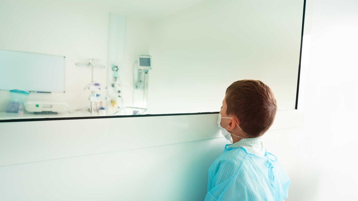 Bimbo col tumore, la Corte beffa la madre