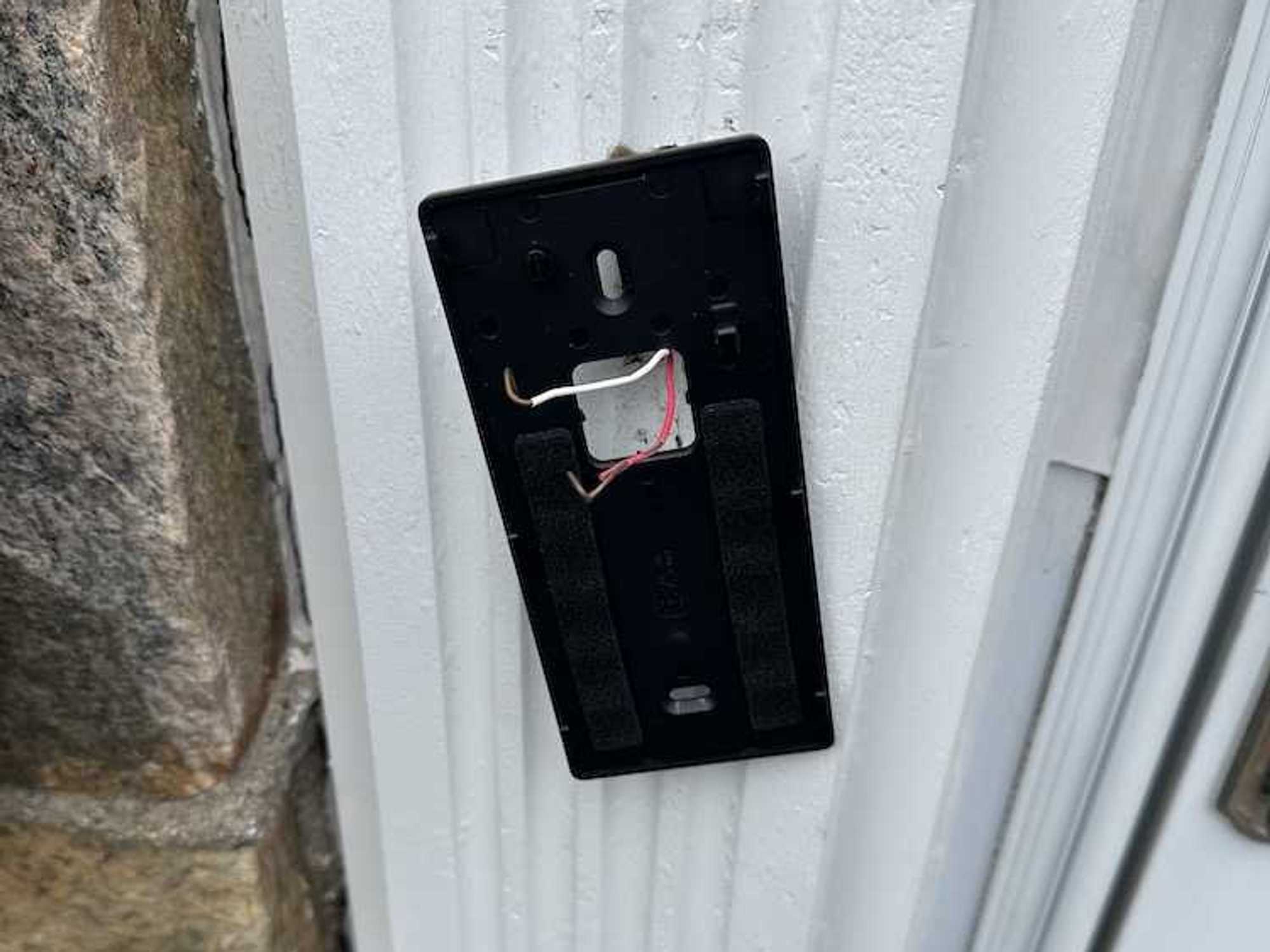 A photo of Aqara Doorbell Camera Hub G410 mounting bracket