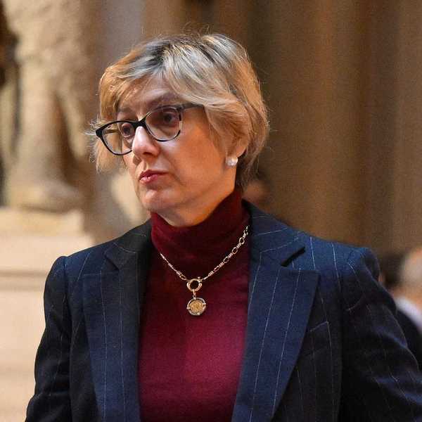 Cambia il dl Stupri: sparito il consenso secondo per secondo. E la sinistra sclera