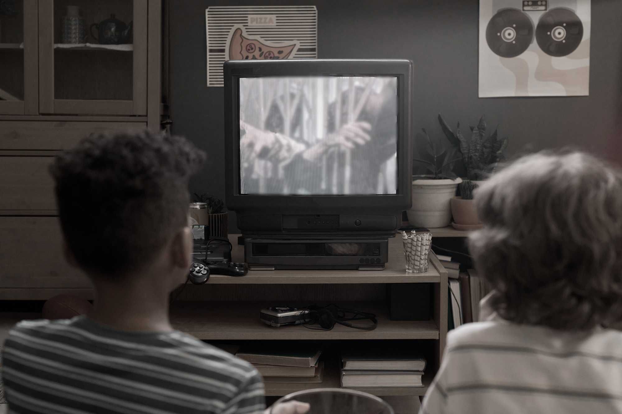 «Bimbi manipolati con filmati sui lager»