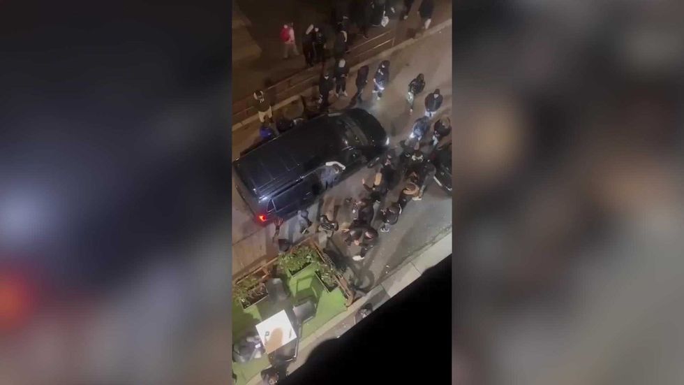 Varese, finta rissa per un video trap: via Como nel caos, intervengono carabinieri e polizia