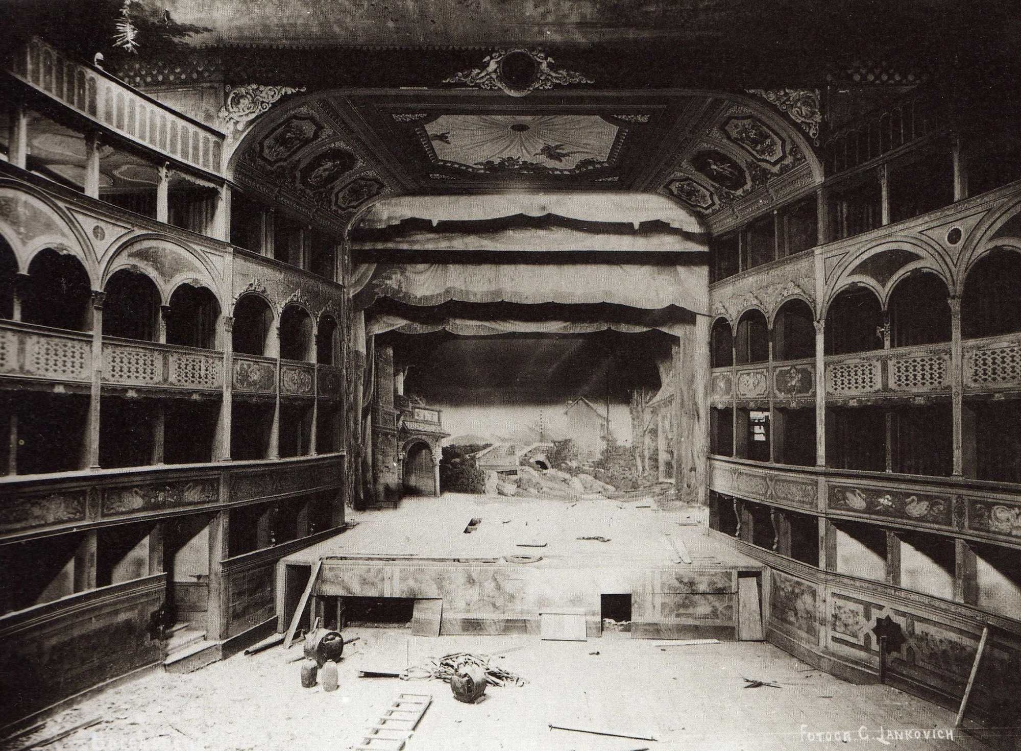 Scaricano le colpe sull’Ia ma sono gli uomini stolti a sbiancare il paggio nero