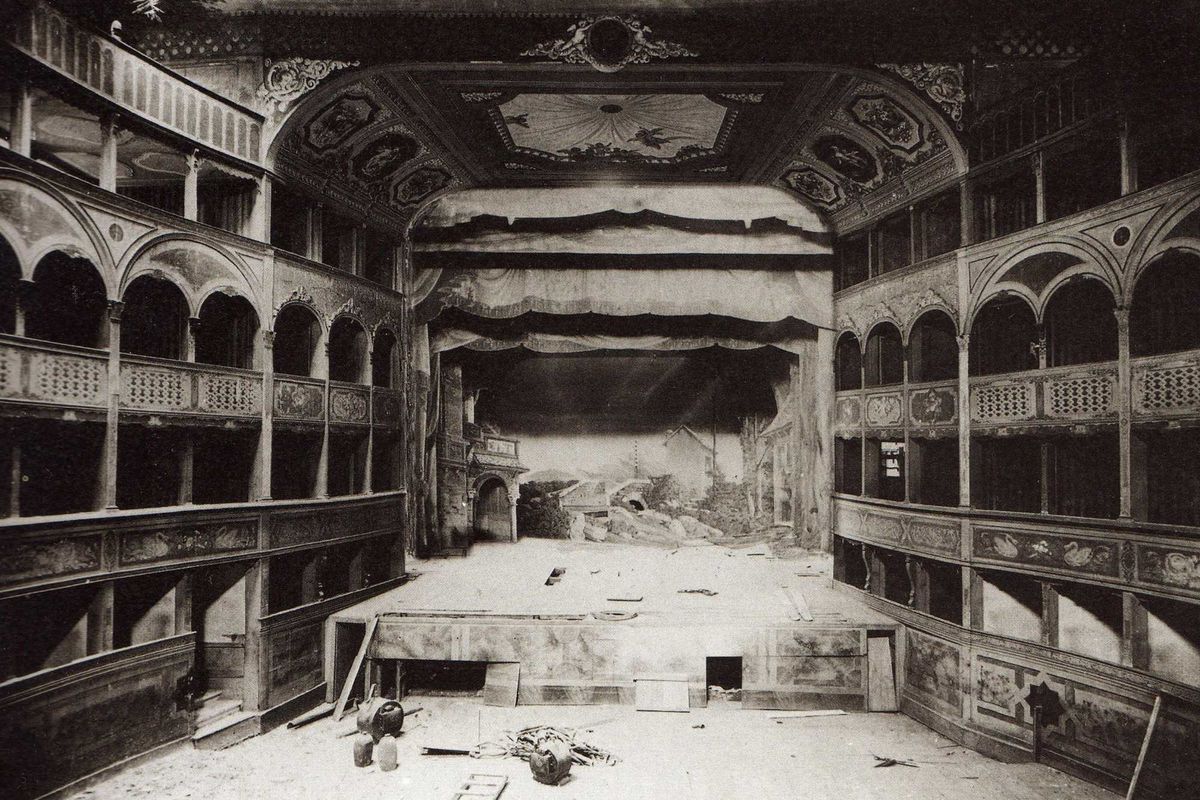 Scaricano le colpe sull’Ia ma sono gli uomini stolti a sbiancare il paggio nero