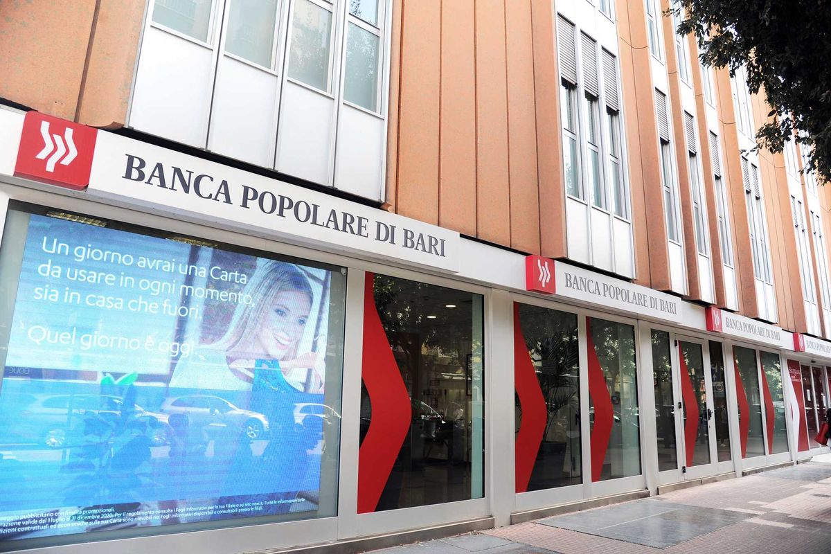 Chiesti 122 milioni agli ex manager della Popolare di Bari fallita