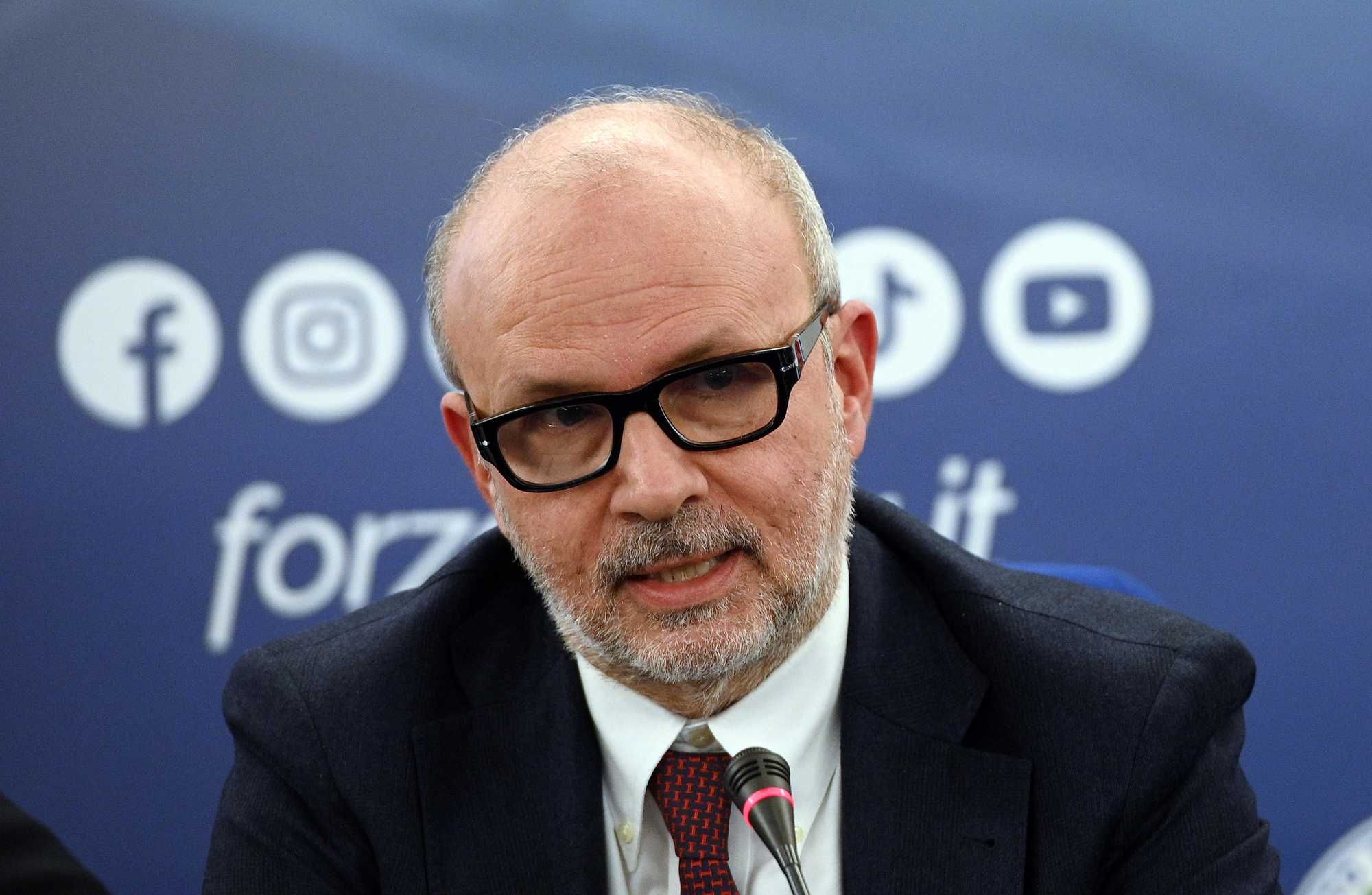 Al concorso Aifa si presenta solo l’uomo di Schillaci: vince e rifiuta