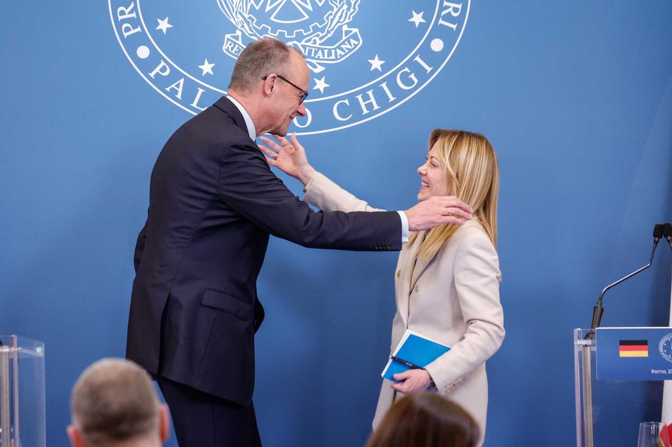 Merz chiede aiuto alla Meloni per rifare la Ue