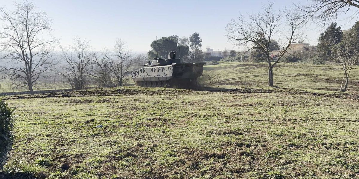 consegnato all8217esercito il veicolo corazzato lynx da Laverita.info consegnato all8217esercito il veicolo corazzato lynx