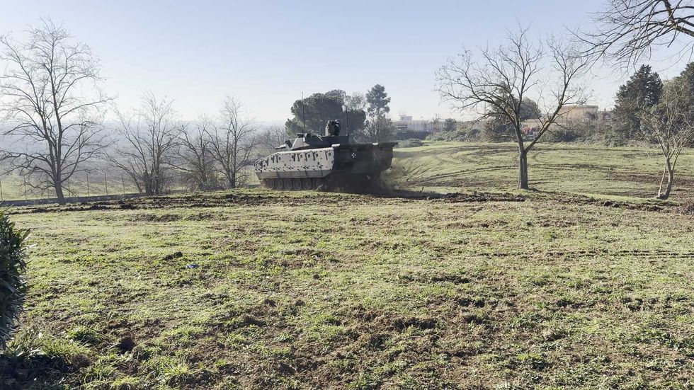Consegnato all’Esercito il veicolo corazzato «Lynx»