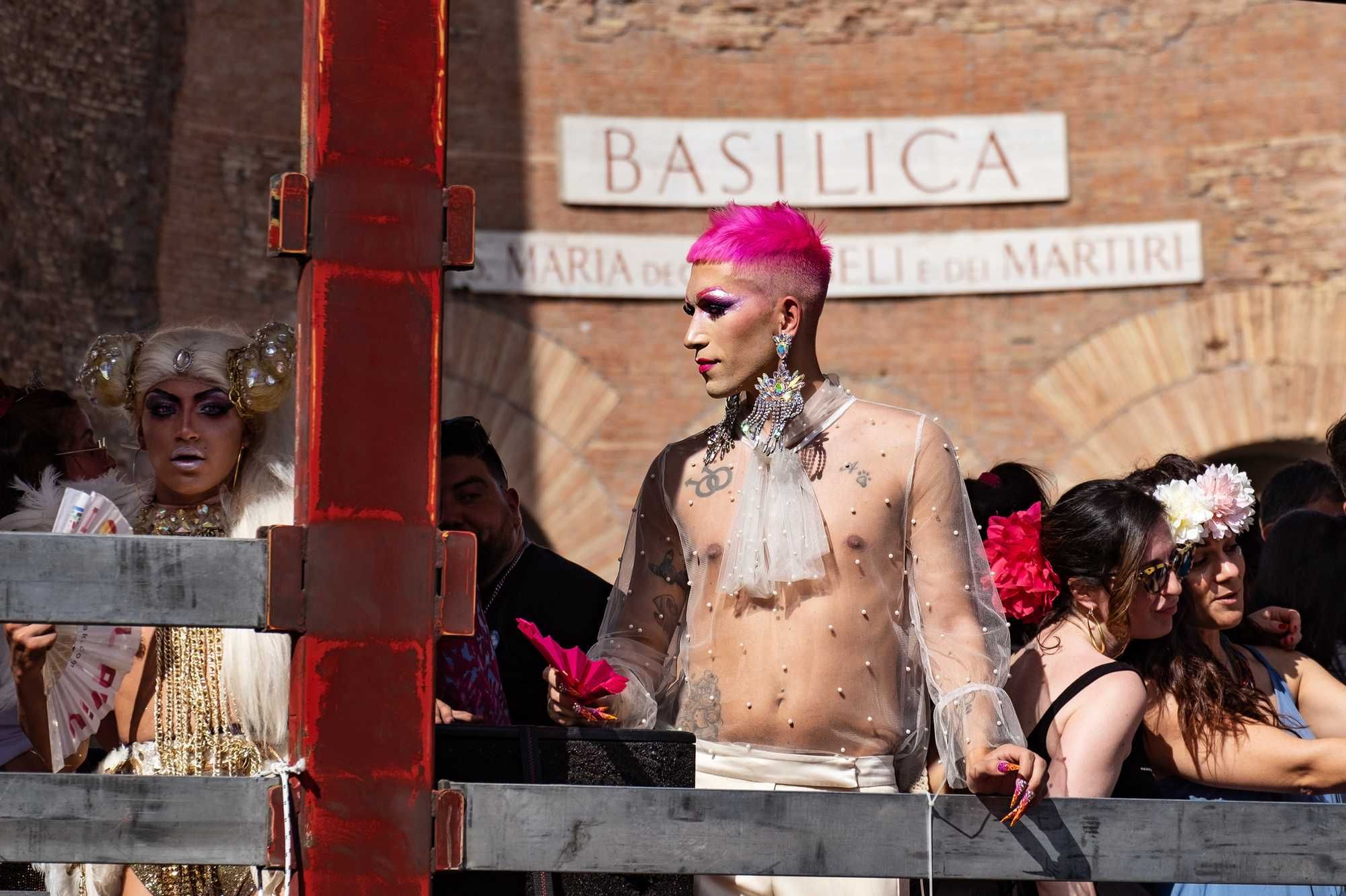 I vescovi aprono ai transessuali