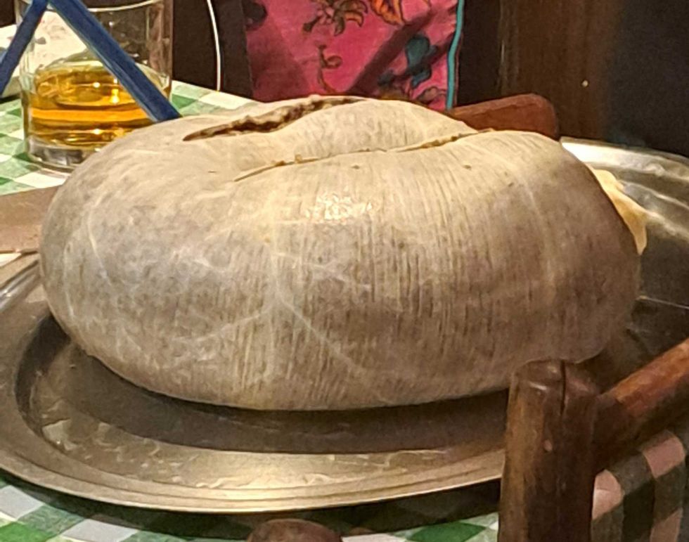 haggis, big haggis, sheep stomach, cooked haggis, scottish food