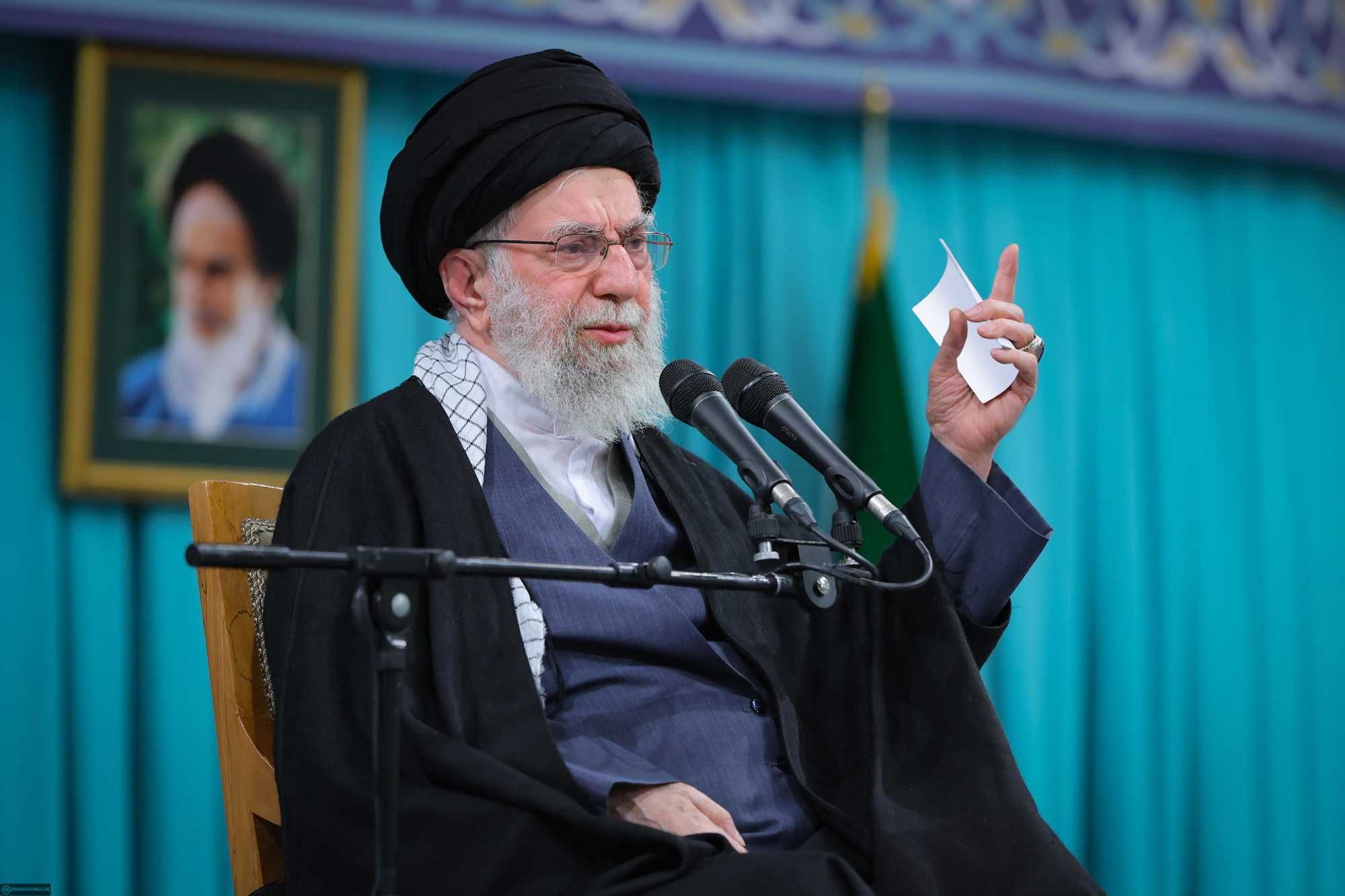 Khamenei assediato dalla flotta di Trump. «Regime change» come in Venezuela?