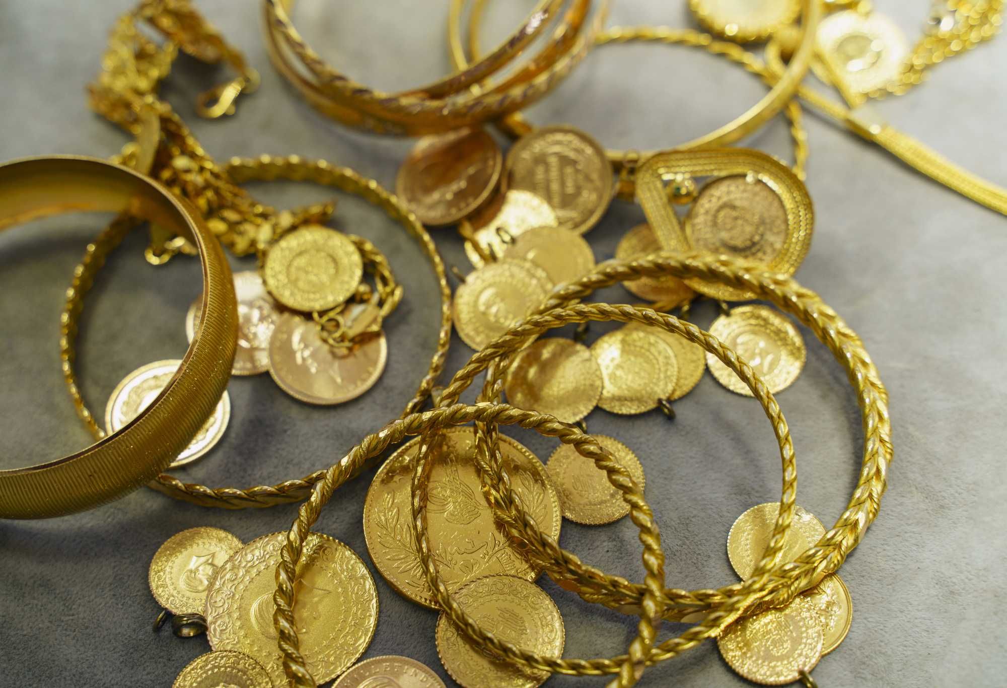 Braccialetti, monete e catenine d’oro hanno quadruplicato il valore in 10 anni