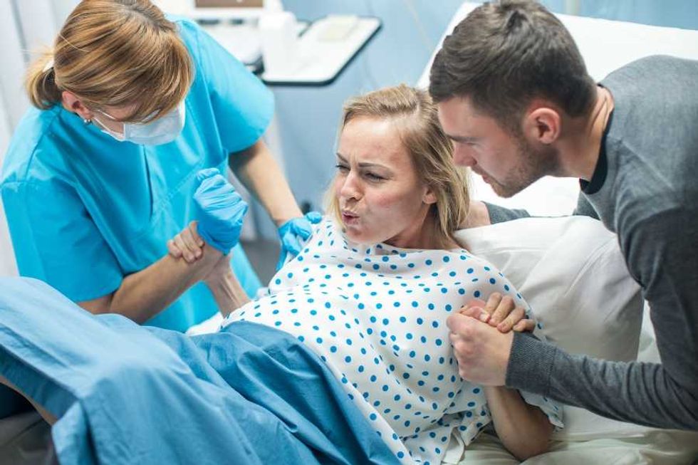 Video compares giving birth in America to giving birth in France, and the difference is eye-opening