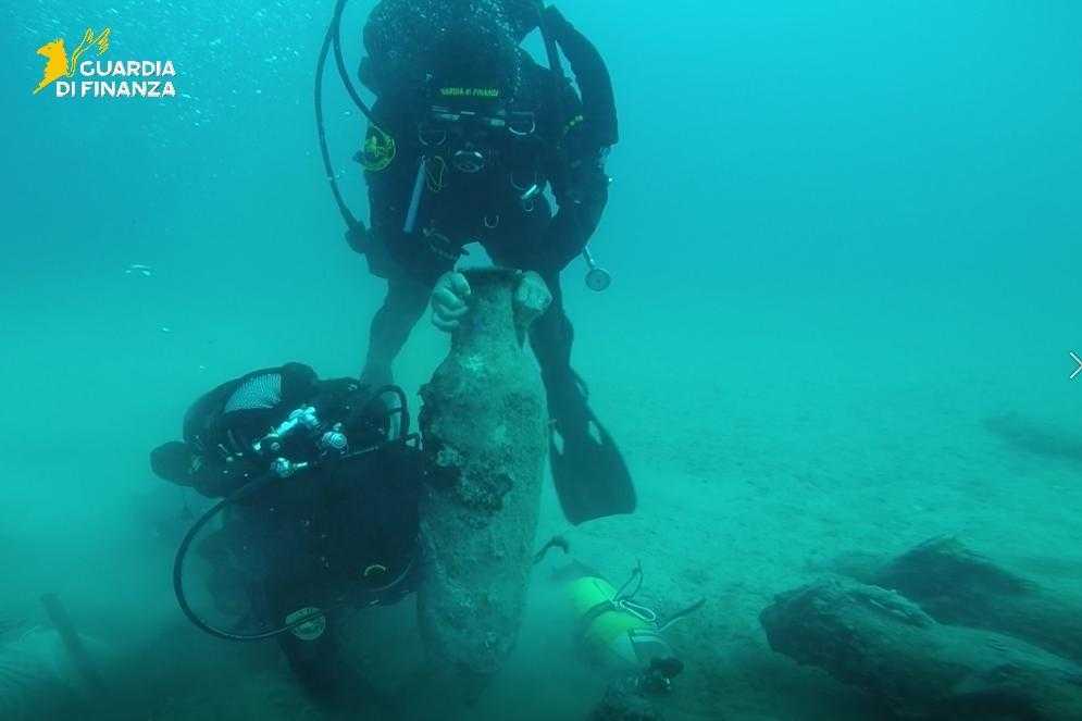 La GdF scopre una antica nave romana nelle acque dello Ionio