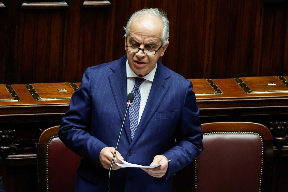 Piantedosi: «È guerra allo Stato». Niente risoluzione con l’opposizione