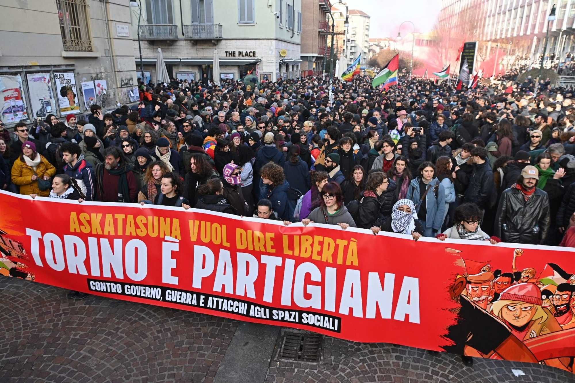 I centri sociali spaccano la città? I progressisti accusano il governo