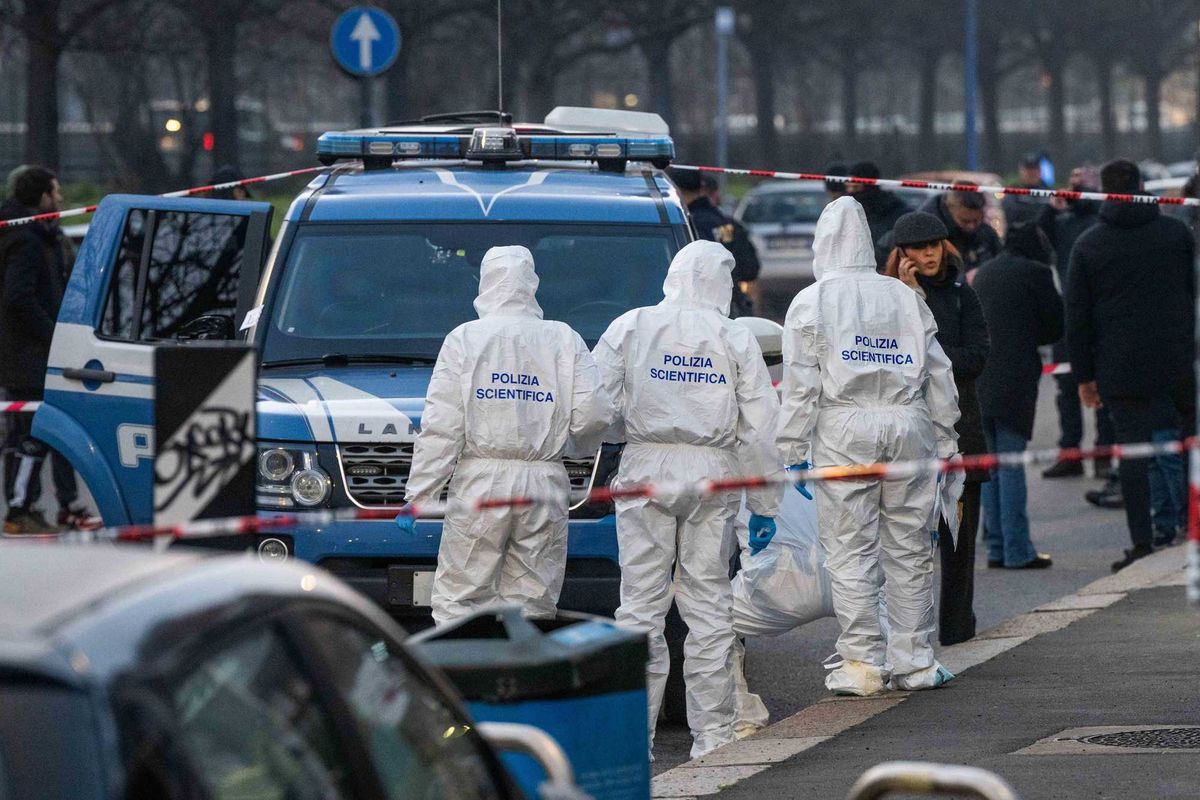 Immigrati all’assalto delle divise: militare preso a morsi da un ghanese