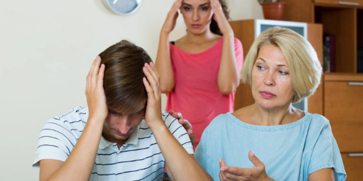 People applaud Millennial parents for cutting off Boomer grandparents who spanked their child