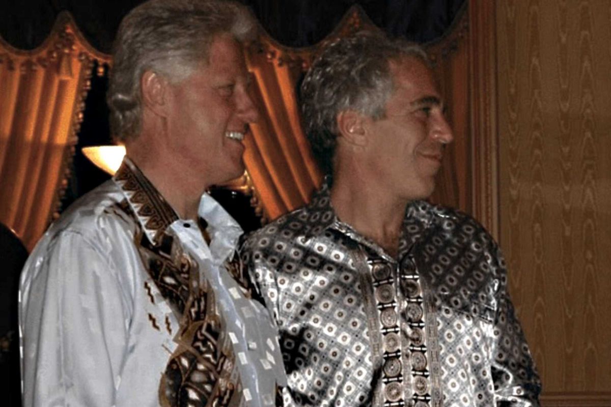 Epstein voleva clonare bimbi partoriti dalle sue vittime. Gates trema: «Sono pentito»