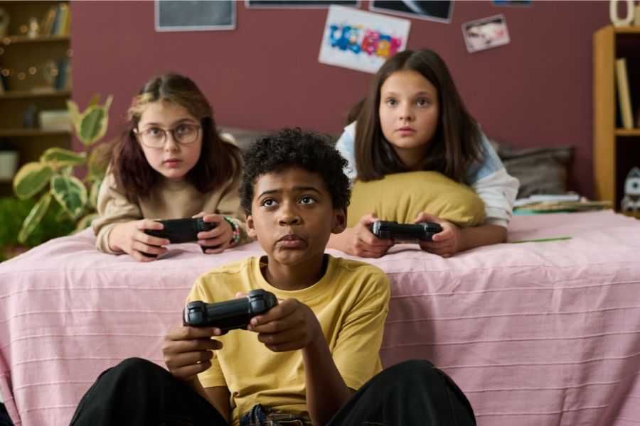 video games; cognitive decline; cognitive skills; Gen Alpha; Millennials; Gen Z; old school gaming 
