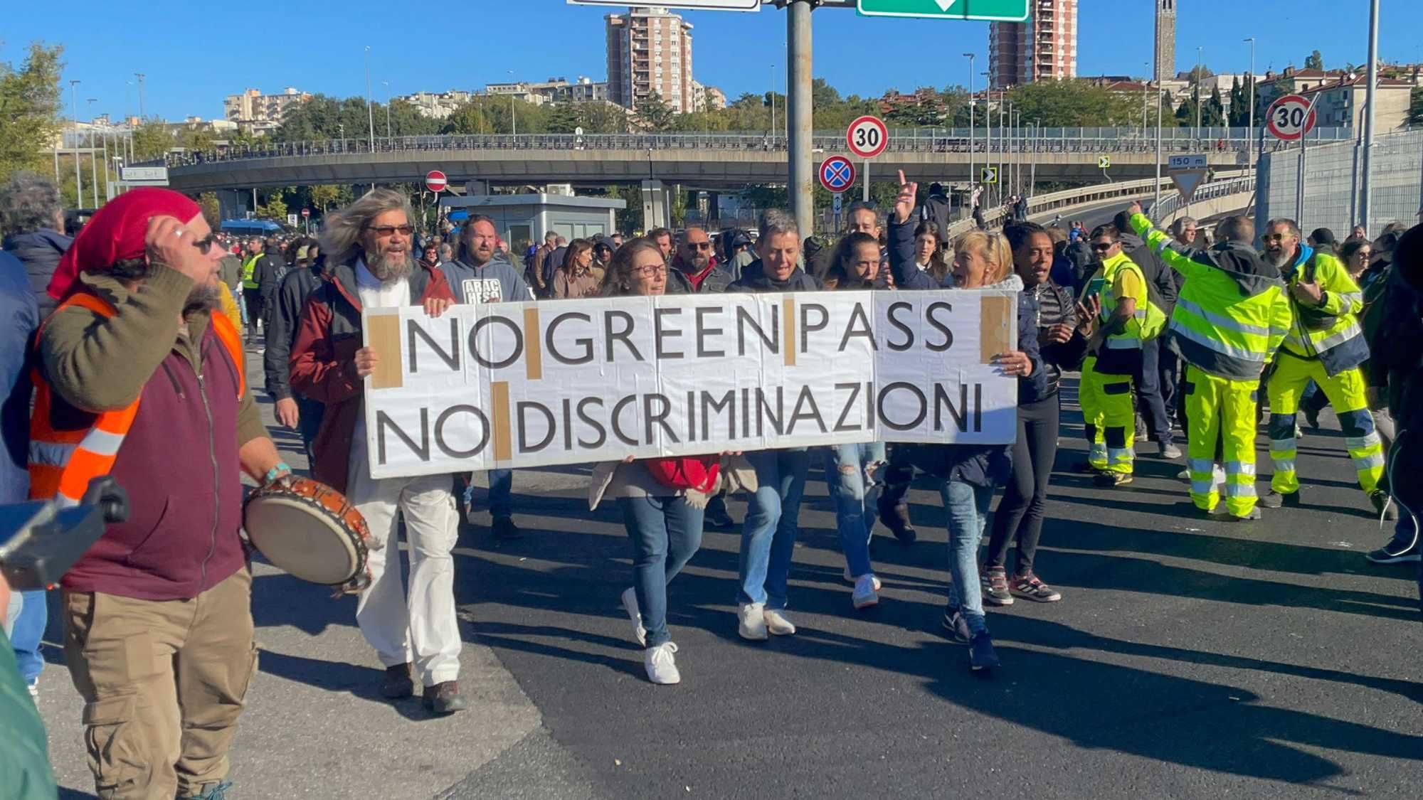 Portuali anti green pass assolti. Fu lo Stato a forzare la mano