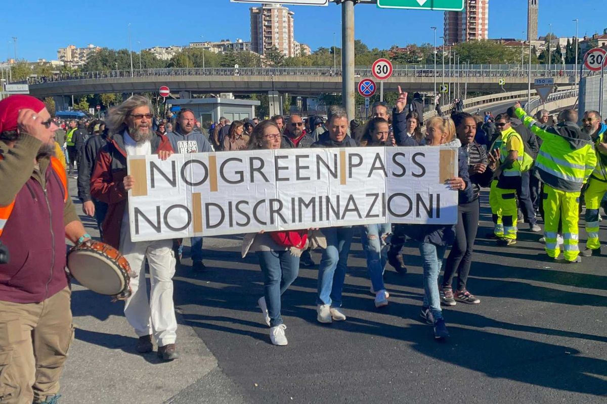 Portuali anti green pass assolti. Fu lo Stato a forzare la mano