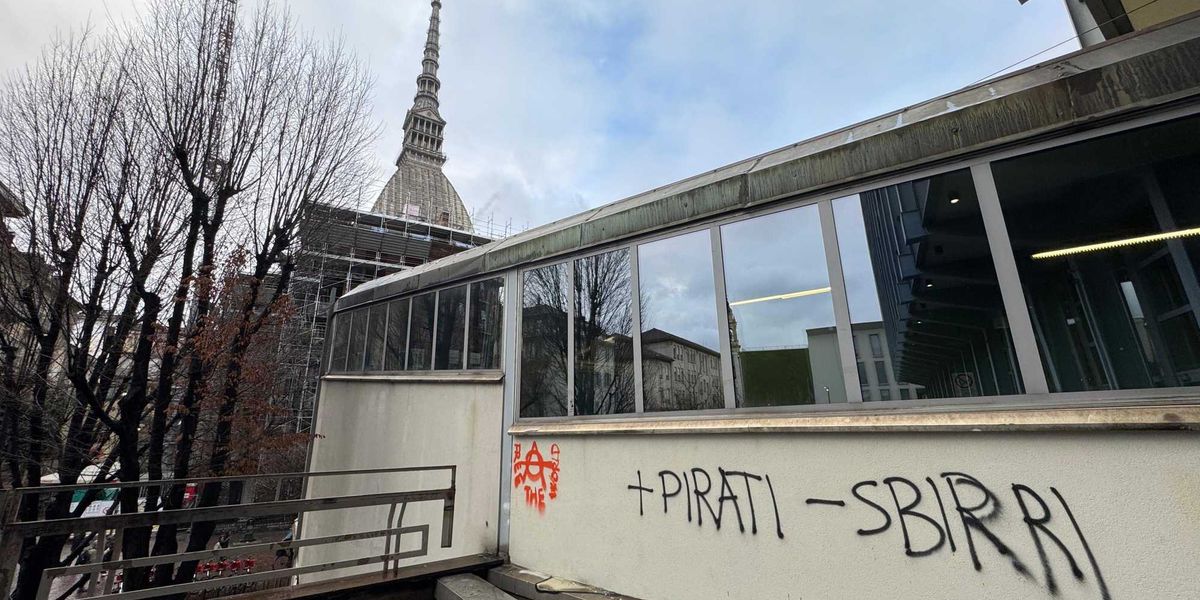 Resa dei conti nell’élite di Torino che fino a ieri ha lisciato i collettivi