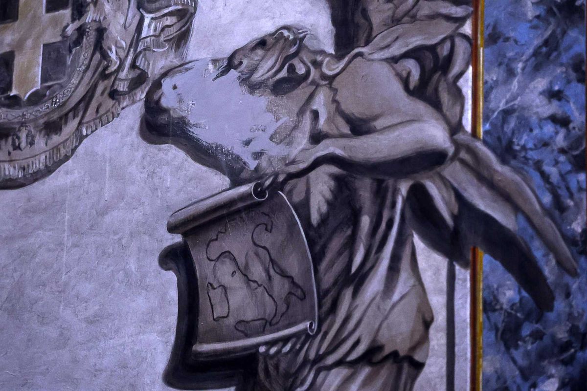 L’angelo-Meloni val bene una censura. Volto sparito per volere della... Curia