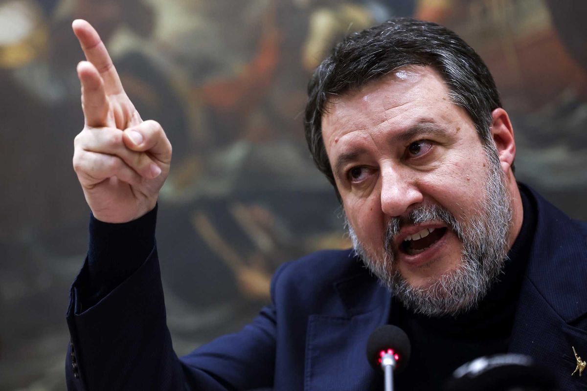 Il capo leghista: «Cambiare casacca fa solo aumentare l’astensionismo»