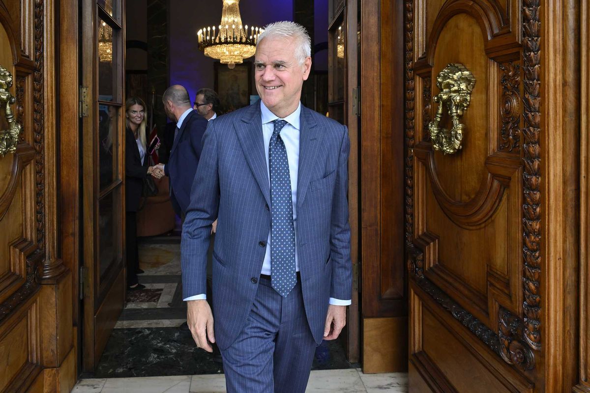 Zangrillo: «I cattivi maestri della sinistra stanno alimentando il clima di violenza in piazza»