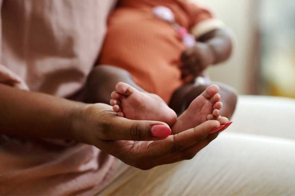 baby, baby fever, biological urge to have a baby, want a baby, having a child, baby feet