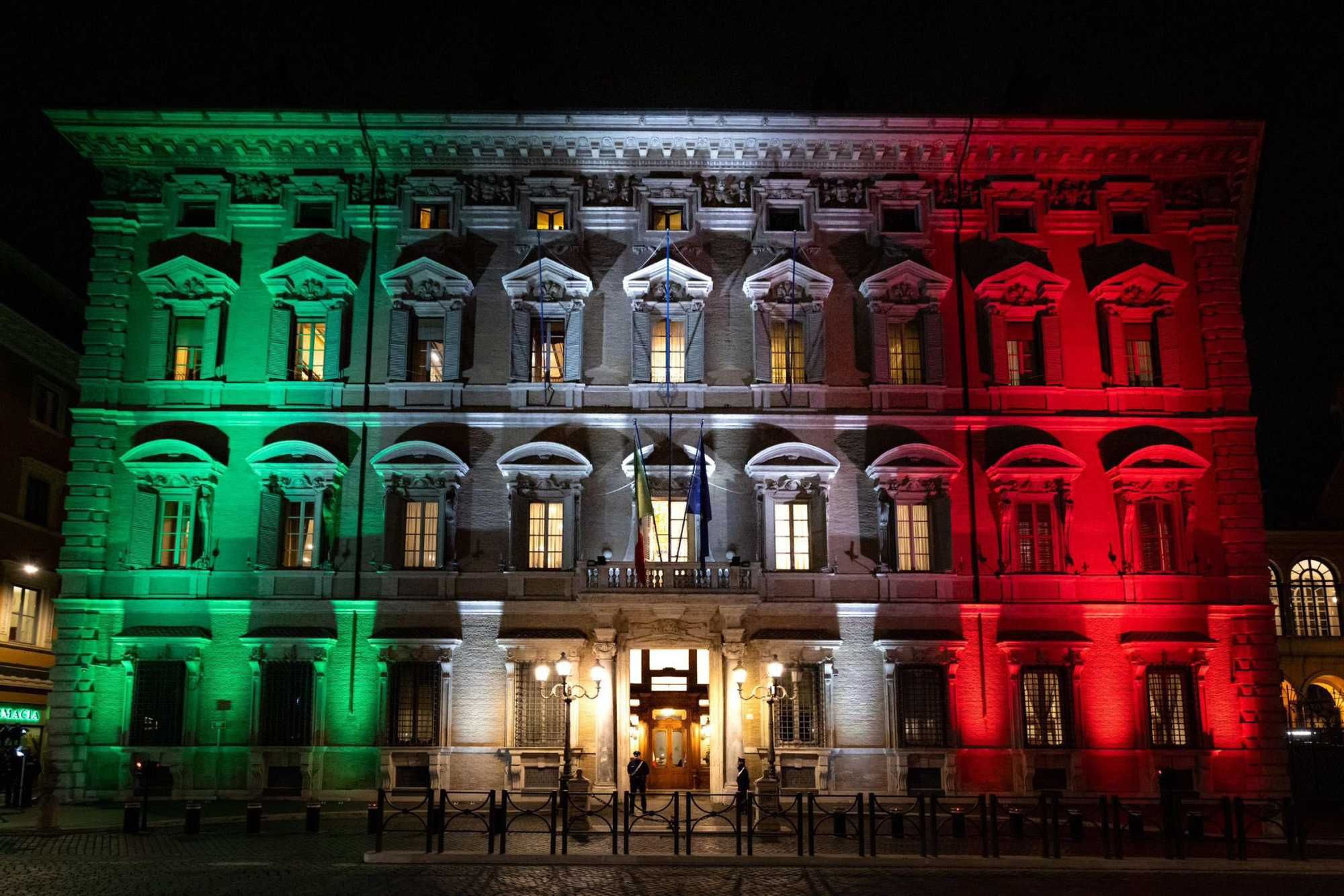 Giorno del Ricordo, il Tricolore sulla facciata del Senato