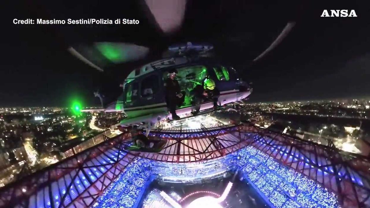 L'apertura delle Olimpiadi vista dall'elicottero della Polizia