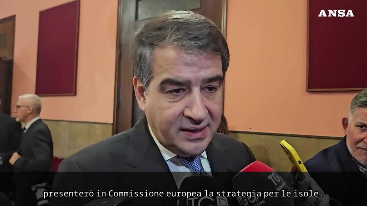 Fitto a Sassari: «Entro giugno presenterò la strategia per le isole»