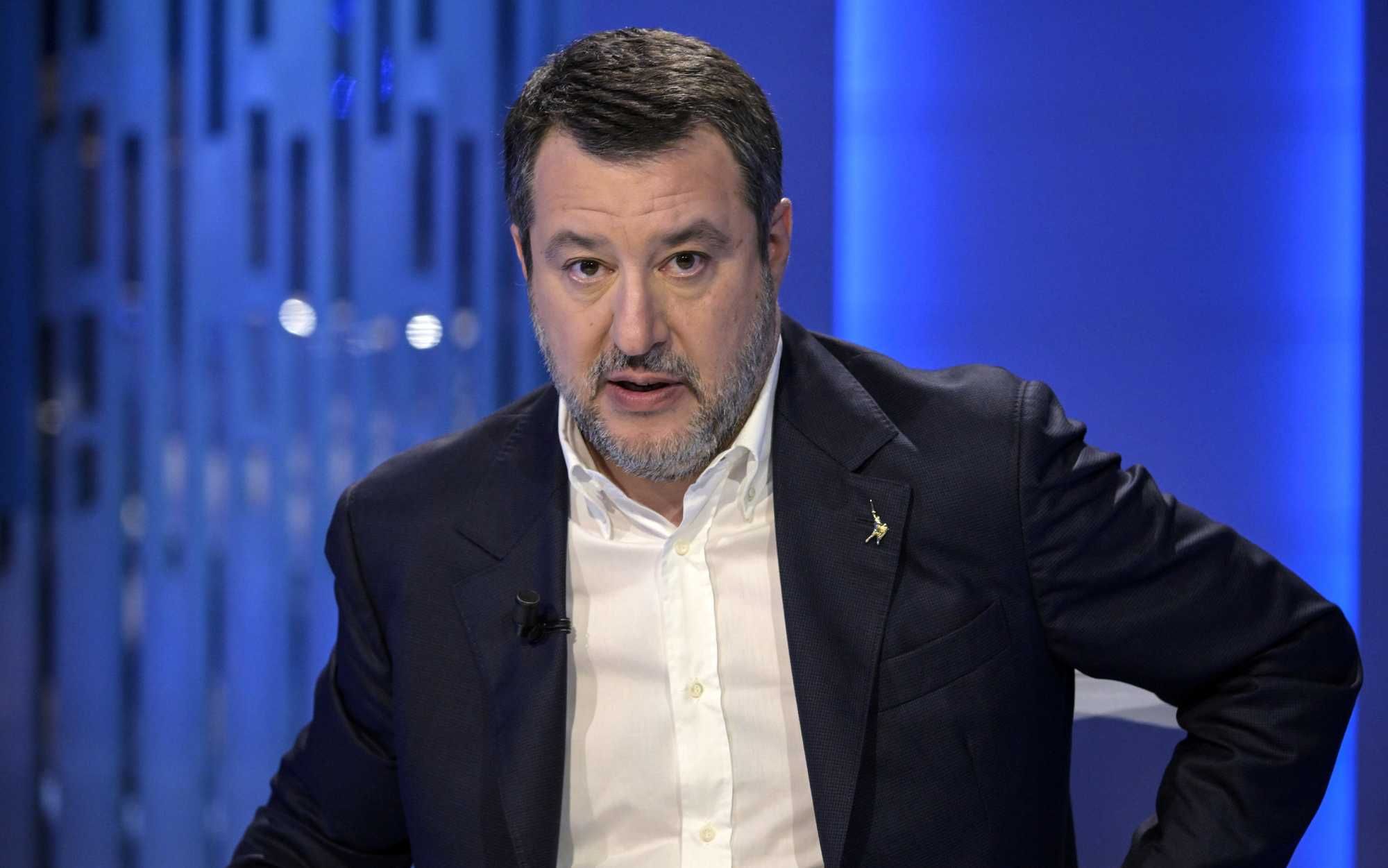 Salvini avverte: «Chi ha sabotato le ferrovie ripagherà tutti i danni»