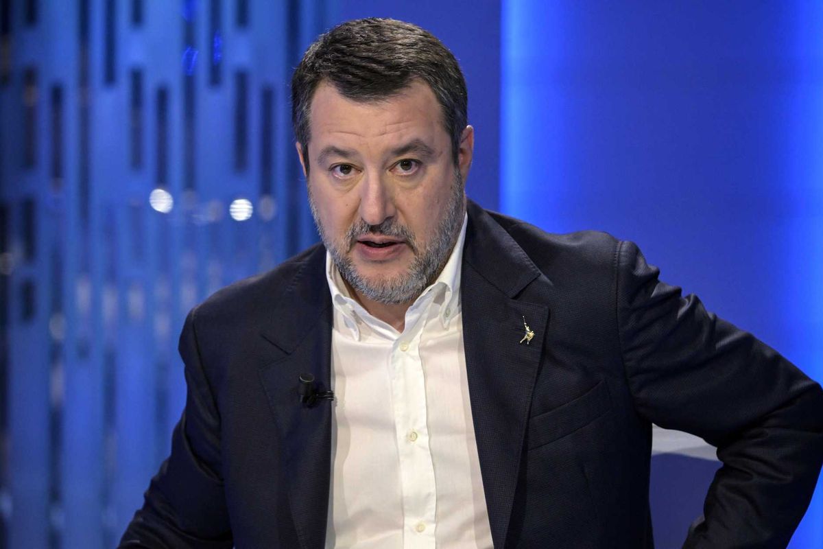 Salvini avverte: «Chi ha sabotato le ferrovie ripagherà tutti i danni»