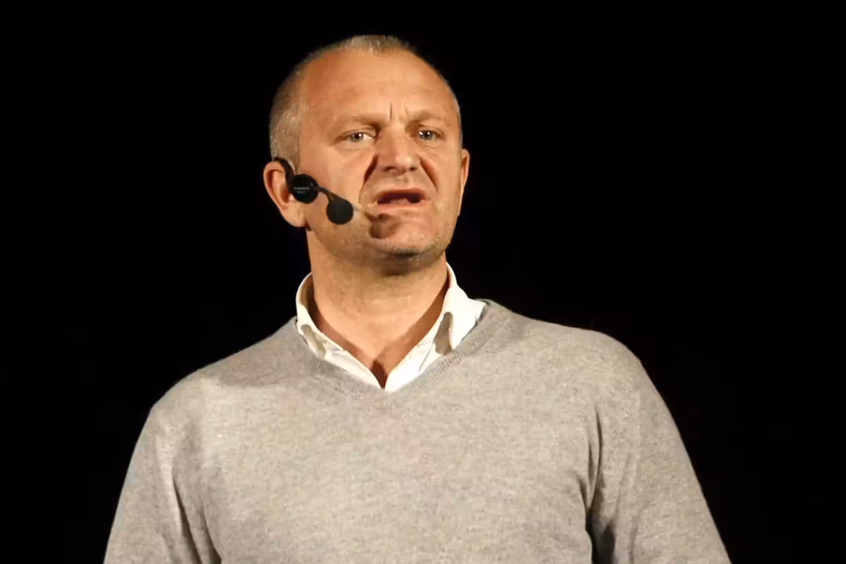 Pucci rinuncia a Sanremo per il Pd. Meloni: «Spaventosa deriva illiberale»