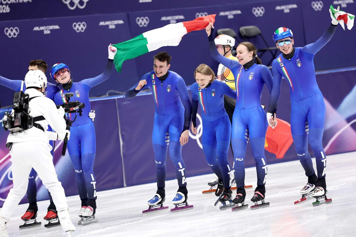Milano-Cortina, lo short track ci porta un altro oro. Fontana eterna: 20 anni di successi