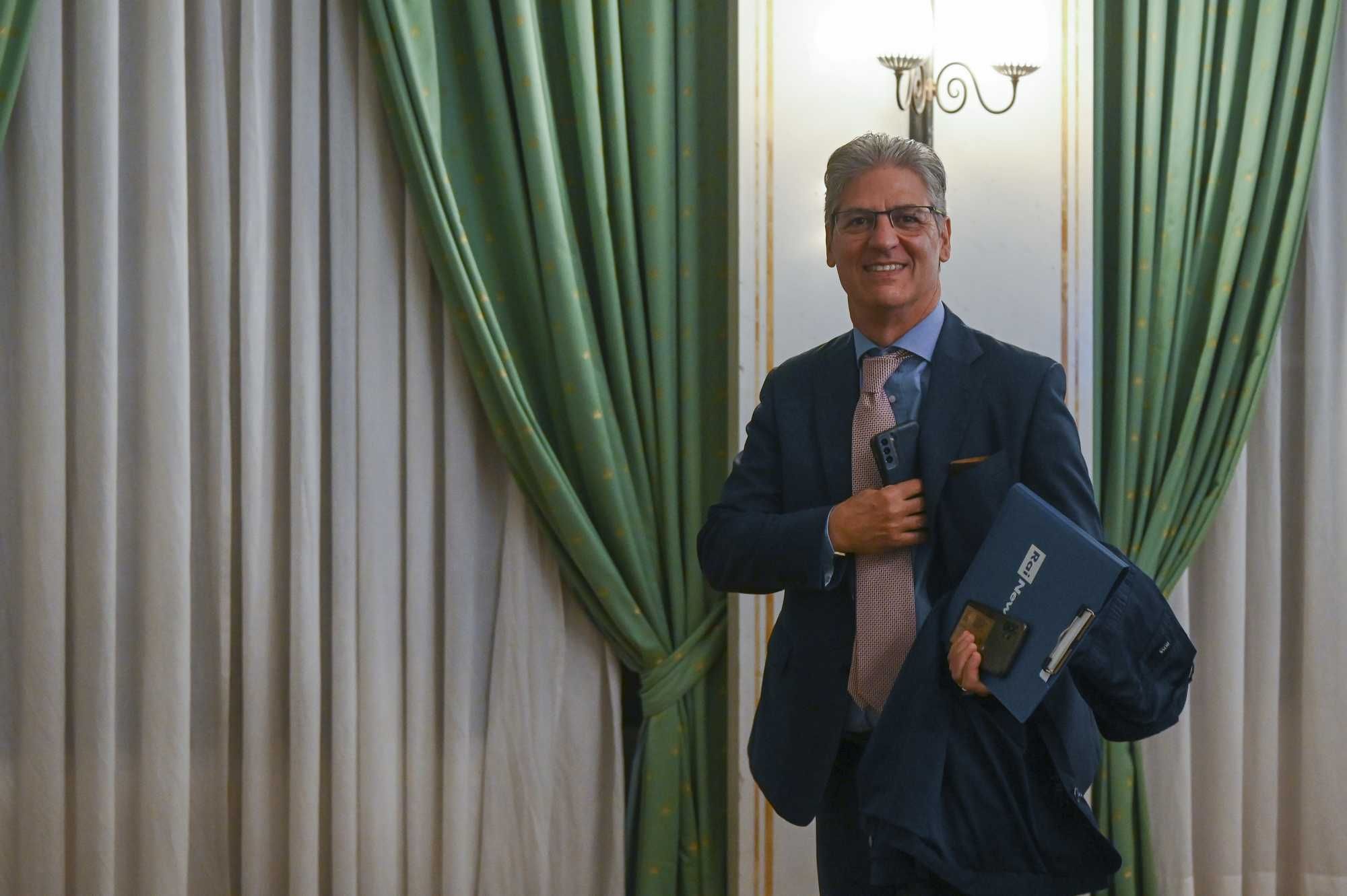 Petrecca è soprattutto colpevole di non avere lo sponsor giusto