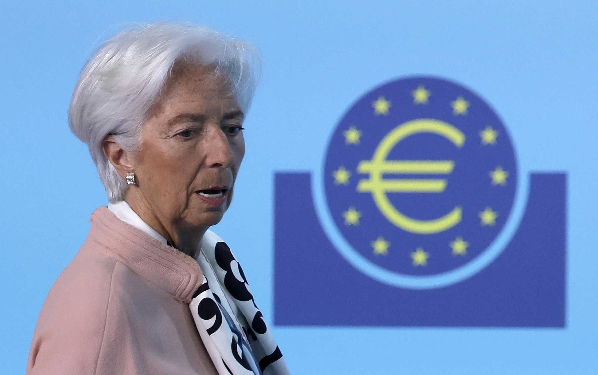 Bce sgonfiata dalla lotta al contante. Per stare a galla spinge l’euro digitale